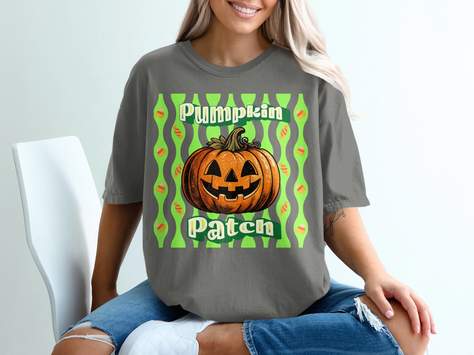 Gray t-shirt with a Jack-o'-lantern and "Pumpkin Patch" text.